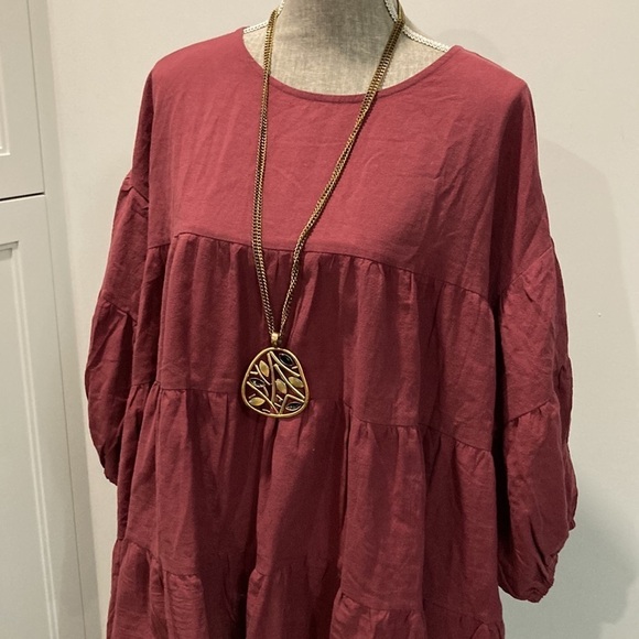 Women's Chic Burgundy Blouse - Picture 11 of 15